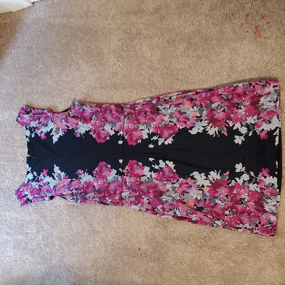 Dress - Picture 3 of 4